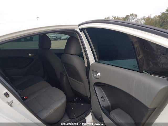 KIA FORTE LX 2018 3KPFL4A78JE196895 Image 8