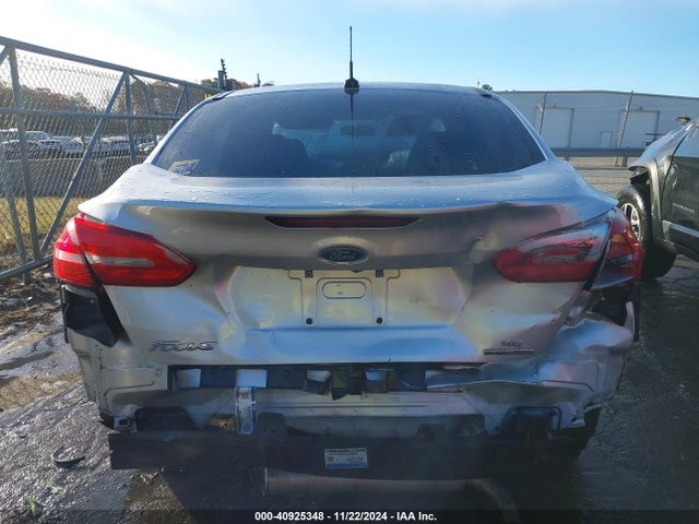 Ford FOCUS SE 2016 1FADP3F29GL220792 Image 16