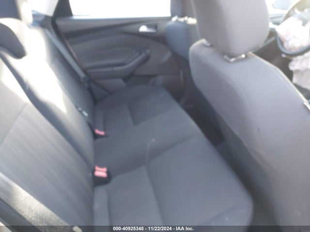 Ford FOCUS SE 2016 1FADP3F29GL220792 Image 8