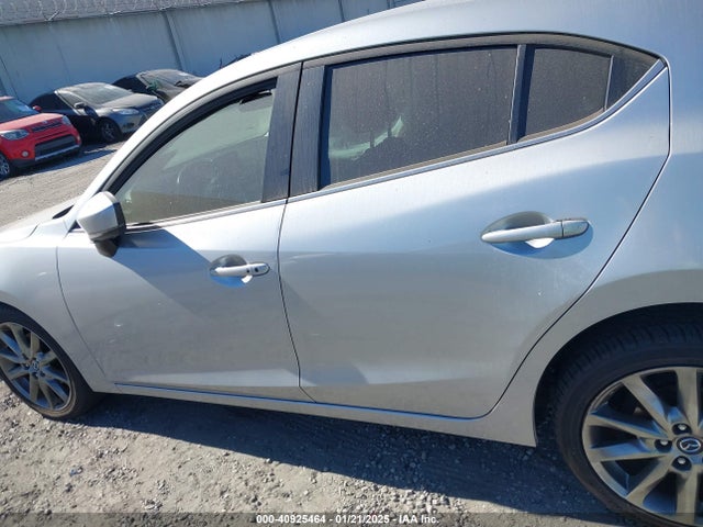Mazda Mazda3 Touring 2018 3MZBN1L34JM264291 Image 14
