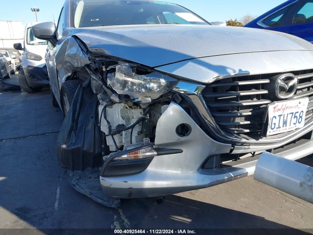 Mazda Mazda3 Touring 2018 3MZBN1L34JM264291 Image 17