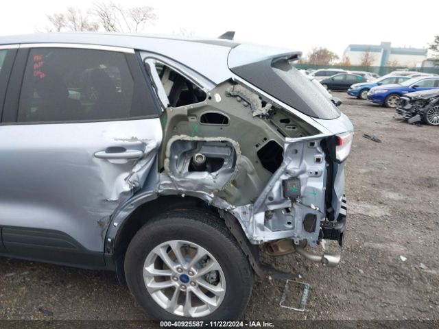 1FMCU9G64NUA77630 Ford ESCAPE SE