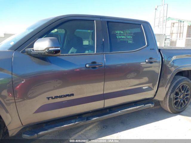 5TFLA5DB8NX039601 Toyota Tundra Sr5