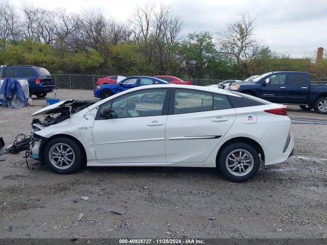 Toyota Prius Prime Advanced 2018 JTDKARFP3J3075385 Image 15
