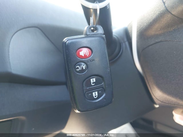 Toyota PRIUS PLUG-IN 2014 JTDKN3DP2E3056210 Image 11