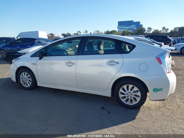 Toyota PRIUS PLUG-IN 2014 JTDKN3DP2E3056210 Image 14