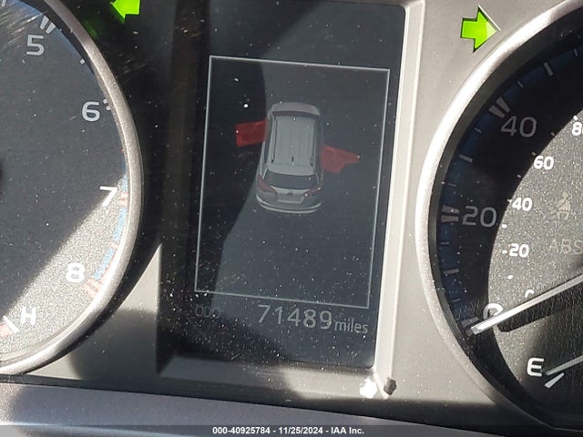 Toyota RAV4 LE 2018 JTMZFREV6JJ156635 Image 16