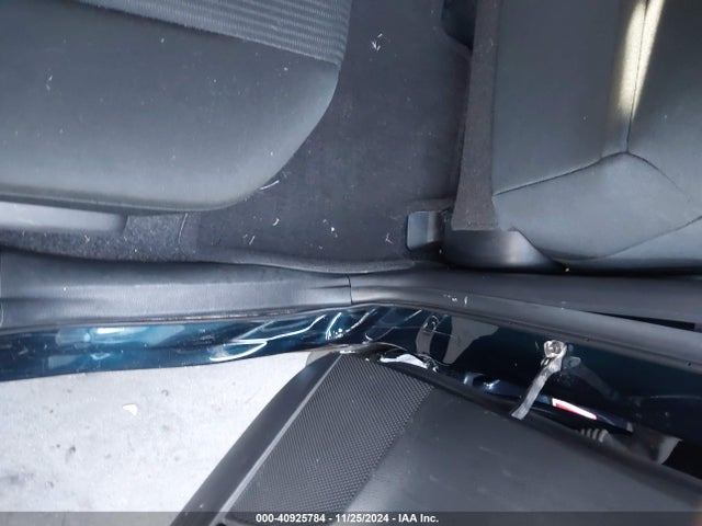 Toyota RAV4 LE 2018 JTMZFREV6JJ156635 Image 12