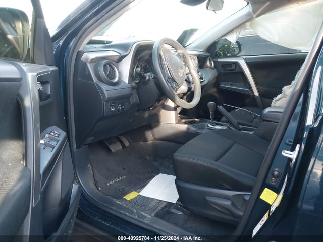 Toyota RAV4 LE 2018 JTMZFREV6JJ156635 Image 19