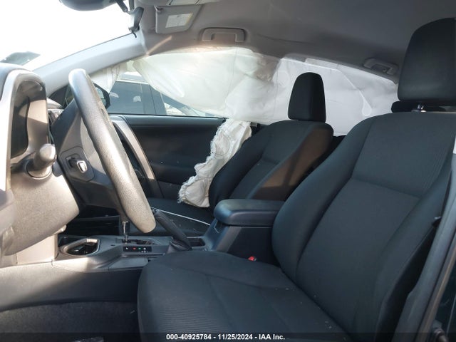 Toyota RAV4 LE 2018 JTMZFREV6JJ156635 Image 20
