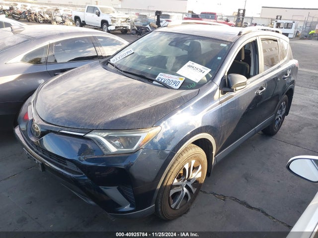 Toyota RAV4 LE 2018 JTMZFREV6JJ156635 Image 2