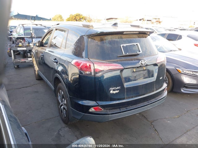 Toyota RAV4 LE 2018 JTMZFREV6JJ156635 Image 3