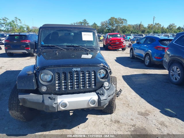 1C4BJWEG2FL553495 Jeep Wrangler Unlimited Sahara