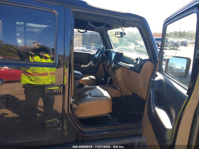 1C4BJWEG2FL553495 Jeep Wrangler Unlimited Sahara