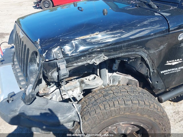 1C4BJWEG2FL553495 Jeep Wrangler Unlimited Sahara