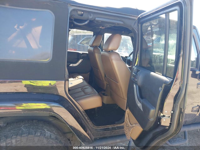 1C4BJWEG2FL553495 Jeep Wrangler Unlimited Sahara