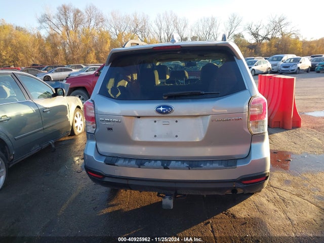 Subaru Forester 2.5i Premium 2018 JF2SJAEC1JG423825 Image 16