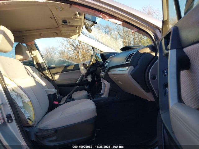 Subaru Forester 2.5i Premium 2018 JF2SJAEC1JG423825 Image 5