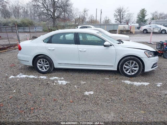 1VWAT7A30GC014595 Volkswagen Passat 1.8t S