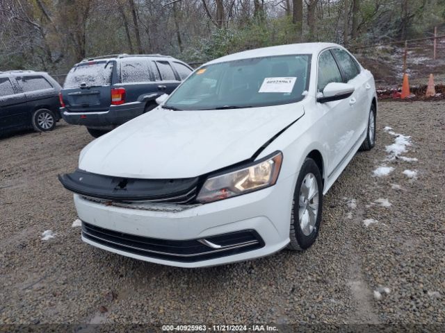 1VWAT7A30GC014595 Volkswagen Passat 1.8t S