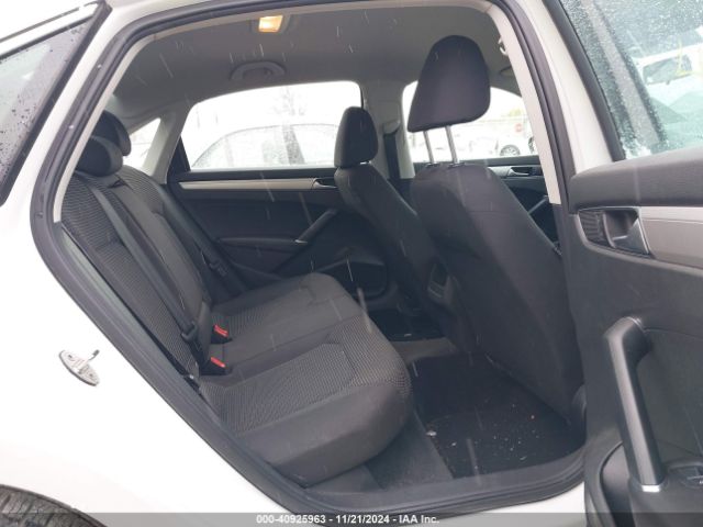 1VWAT7A30GC014595 Volkswagen Passat 1.8t S
