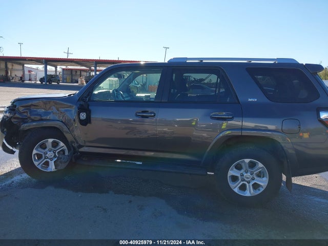 Toyota 4RUNNER SR5 2016 JTEZU5JR4G5132273 Image 14