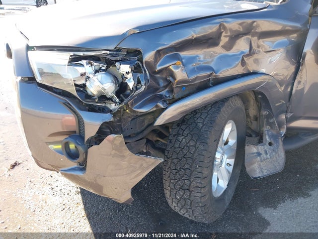 Toyota 4RUNNER SR5 2016 JTEZU5JR4G5132273 Image 6