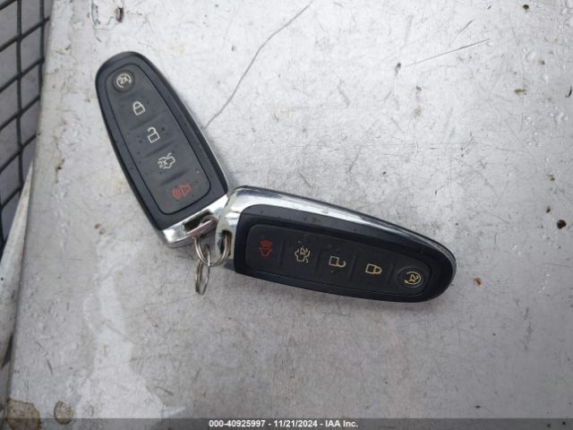 1FMCU9J93GUB51044 Ford Escape Titanium