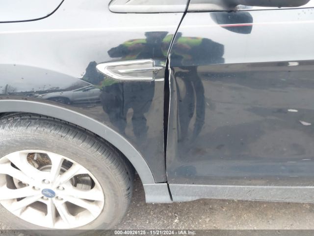 1FMCU9GD3HUD80658 Ford ESCAPE SE