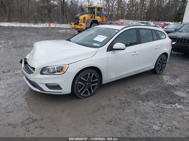 Volvo V60 T5 Dynamic 2018 YV140MSL1J2393815 Image 2