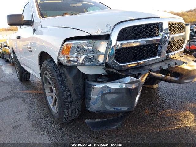 40926192 :رقم المزاد ، 3C6JR6AG0FG522325 vin ، 2015 Ram 1500 Tradesman مزاد بيع
