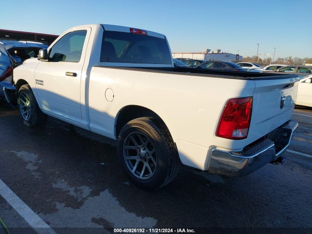 40926192 :رقم المزاد ، 3C6JR6AG0FG522325 vin ، 2015 Ram 1500 Tradesman مزاد بيع