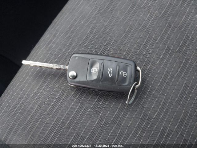 WVGAV7AX7FW506565 Volkswagen TIGUAN S