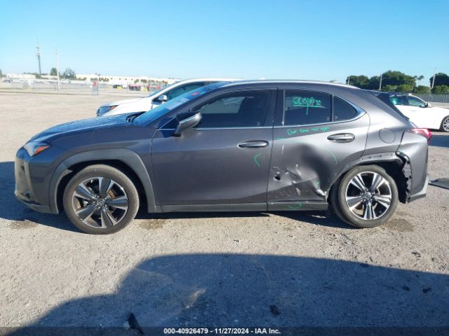 JTHX3JBH4N2055656 Lexus UX 200