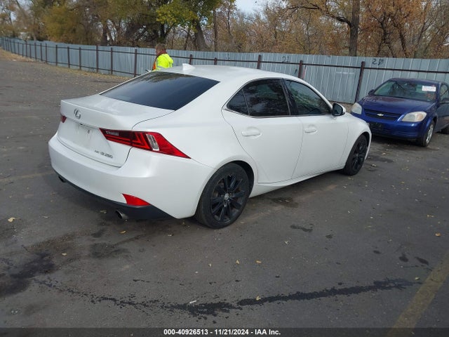 Lexus IS 250 2015 JTHCF1D26F5018588 Image 4