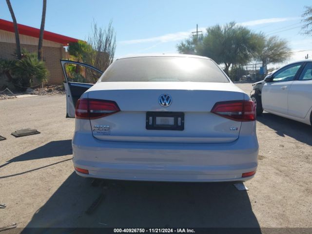3VW2B7AJ2JM258700 Volkswagen Jetta 1.4t S