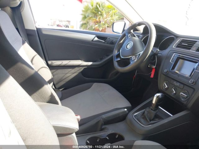 3VW2B7AJ2JM258700 Volkswagen Jetta 1.4t S
