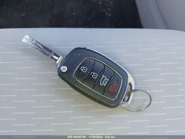 KM8J2CA46KU955510 Hyundai TUCSON SE