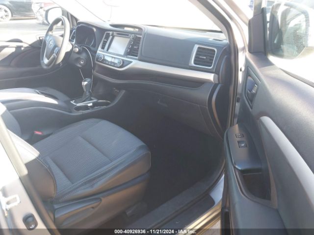 5TDZZRFH9KS290026 Toyota Highlander Le Plus