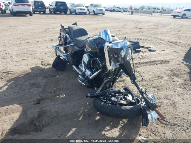 2016 HARLEY-DAVIDSON FLHR 1HD1FBM12GB620184