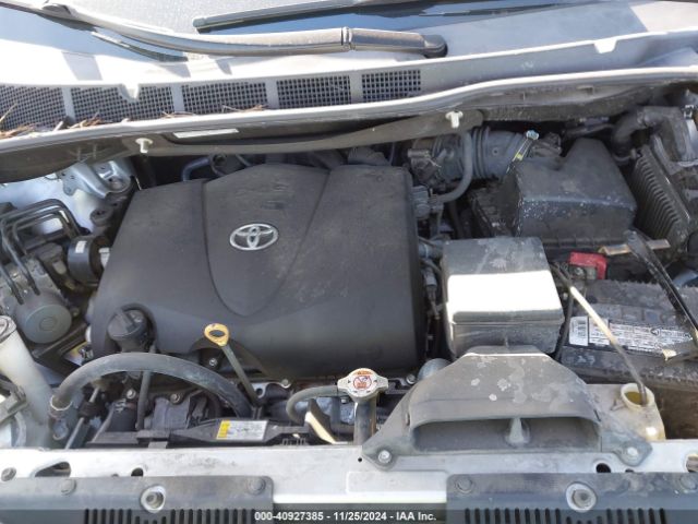 5TDKZ3DC5HS798816 Toyota Sienna Le 8 Passenger