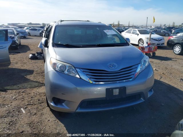 5TDKZ3DC5HS798816 Toyota Sienna Le 8 Passenger