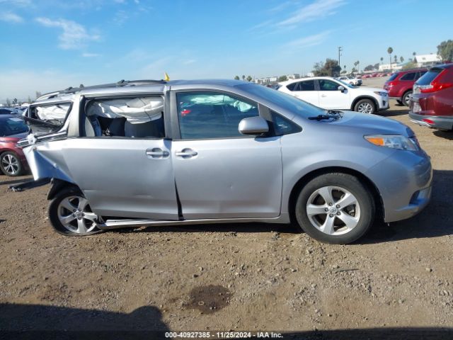 5TDKZ3DC5HS798816 Toyota Sienna Le 8 Passenger