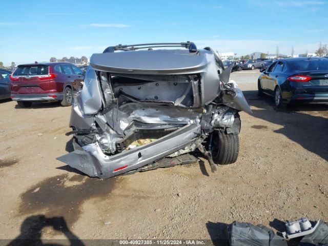 5TDKZ3DC5HS798816 Toyota Sienna Le 8 Passenger