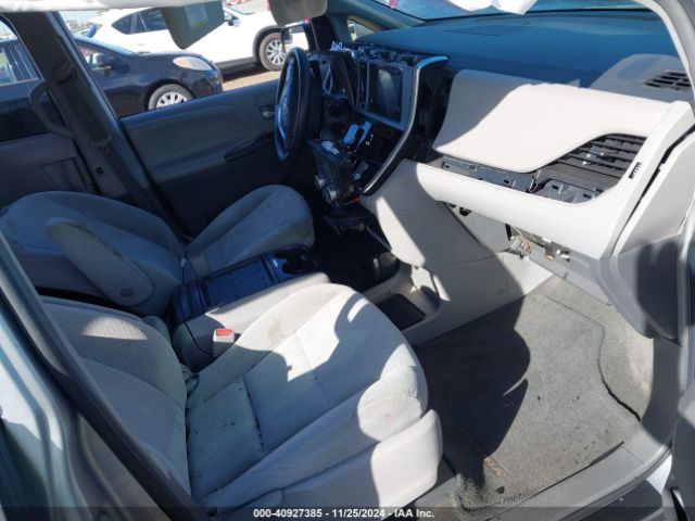 5TDKZ3DC5HS798816 Toyota Sienna Le 8 Passenger