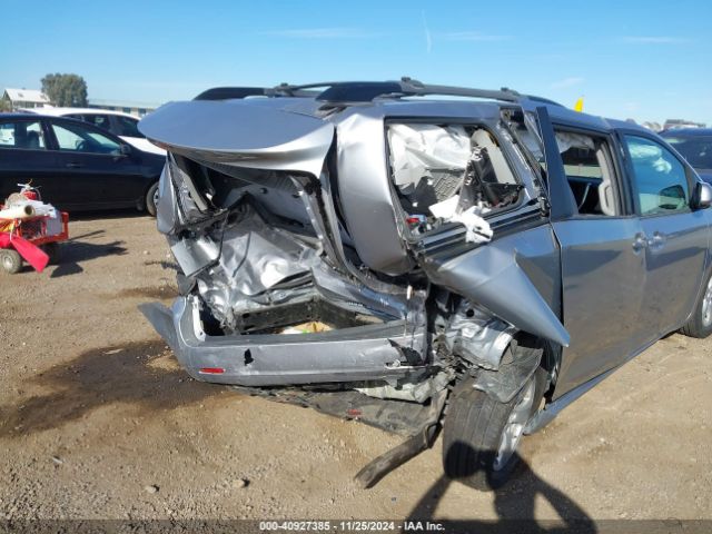 5TDKZ3DC5HS798816 Toyota Sienna Le 8 Passenger