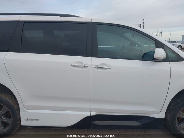 Toyota Sienna Se 8 Passenger 2017 5TDXZ3DC4HS786193 Image 14