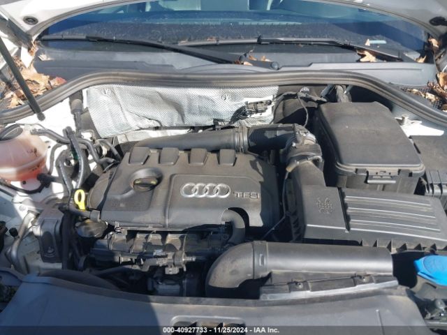WA1JCCFS7HR010743 Audi Q3 2.0t Premium