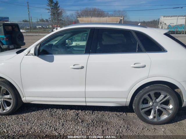 WA1JCCFS7HR010743 Audi Q3 2.0t Premium