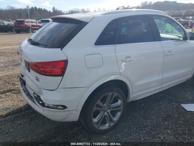 WA1JCCFS7HR010743 Audi Q3 2.0t Premium